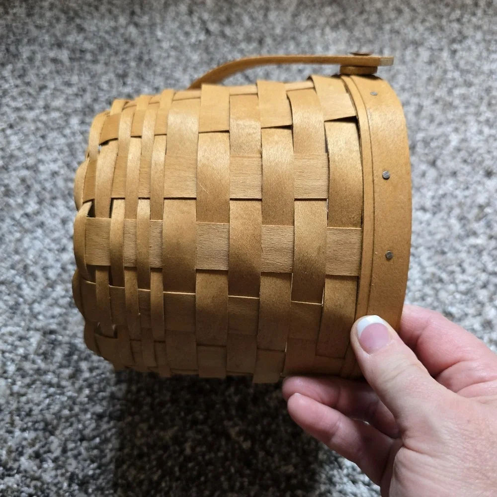 Longaberger 2004 Woven‎ Small Fruit Basket w/Handle